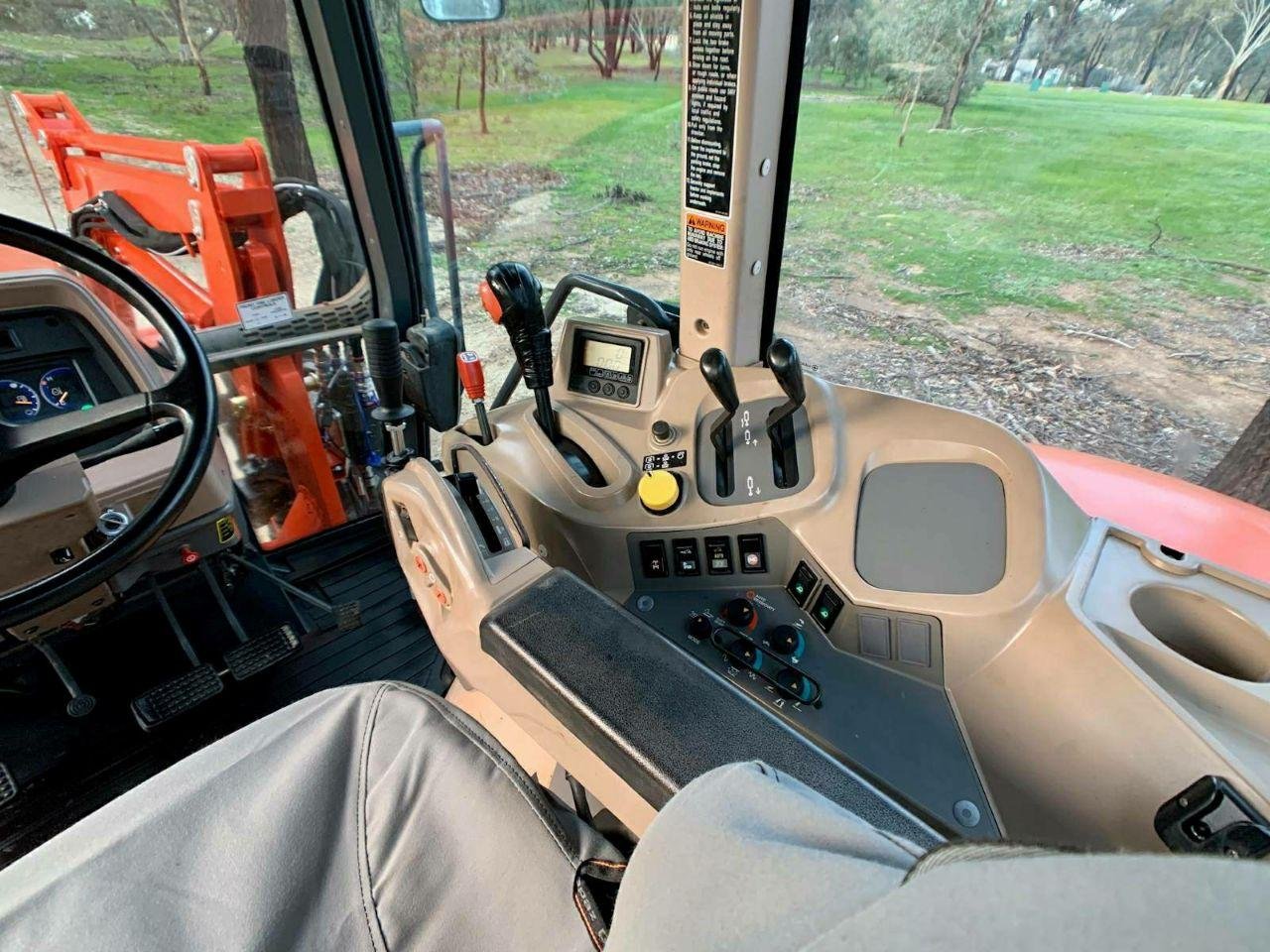 Traktor Kubota M105X - Image 15