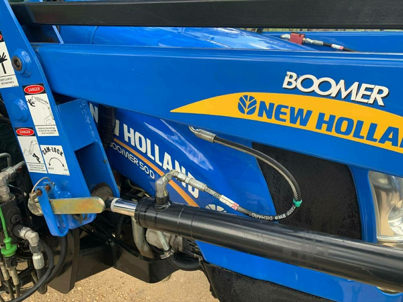 Traktor New Holland Boomer 50D - Image 9