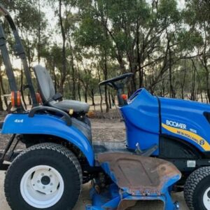 Traktor New Holland Boomer 1025