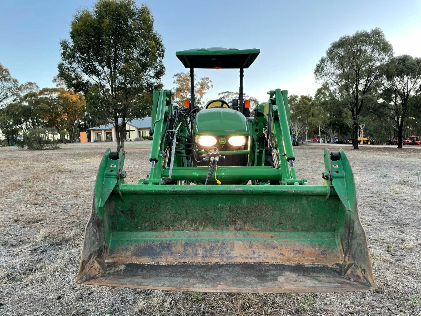 Traktor John Deere 4320 - Image 7