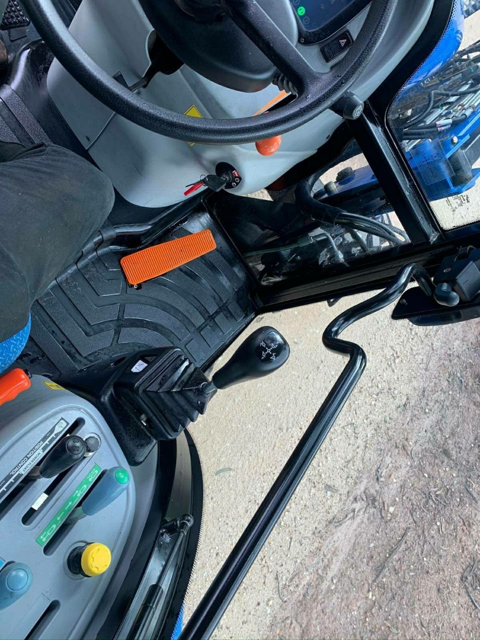 Traktor New Holland Boomer 50D - Image 6
