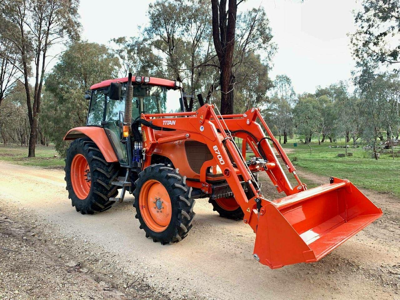 Traktor Kubota M105X - Image 8