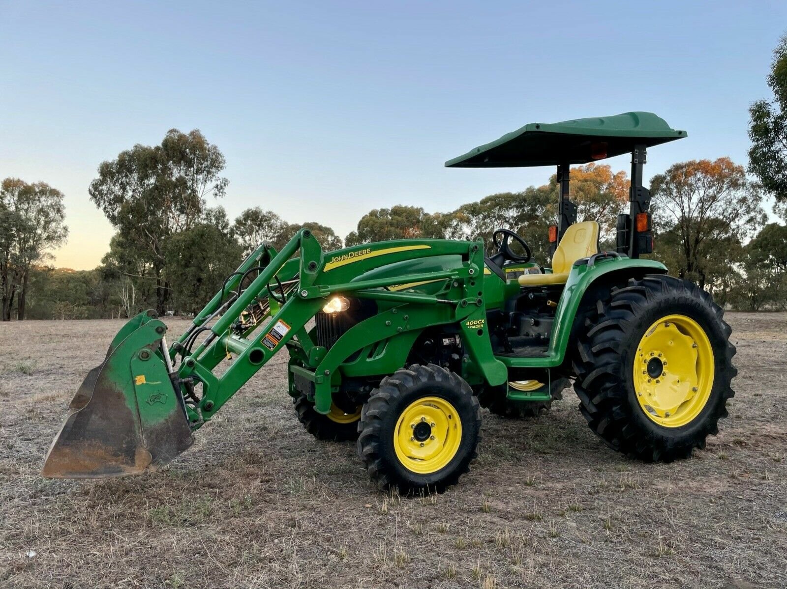 Traktor John Deere 4320 - Image 8