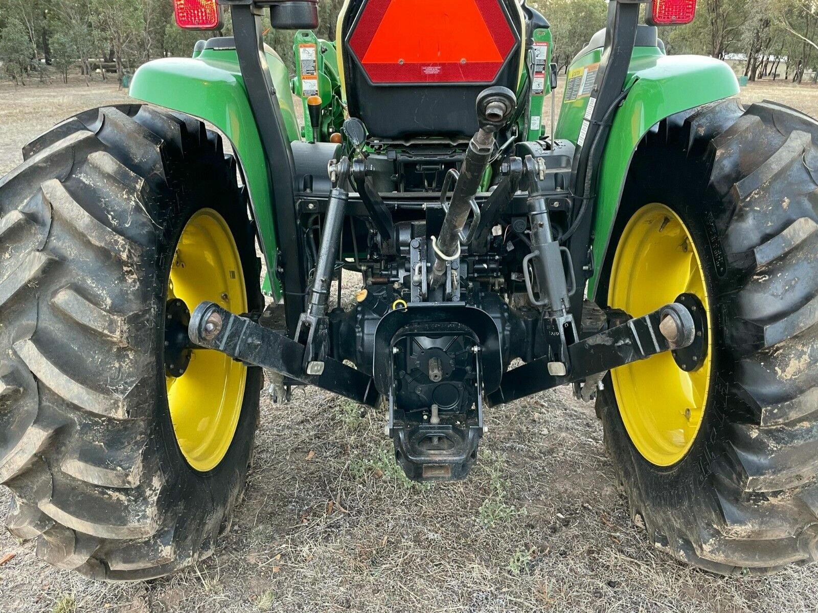 Traktor John Deere 4320 - Image 3