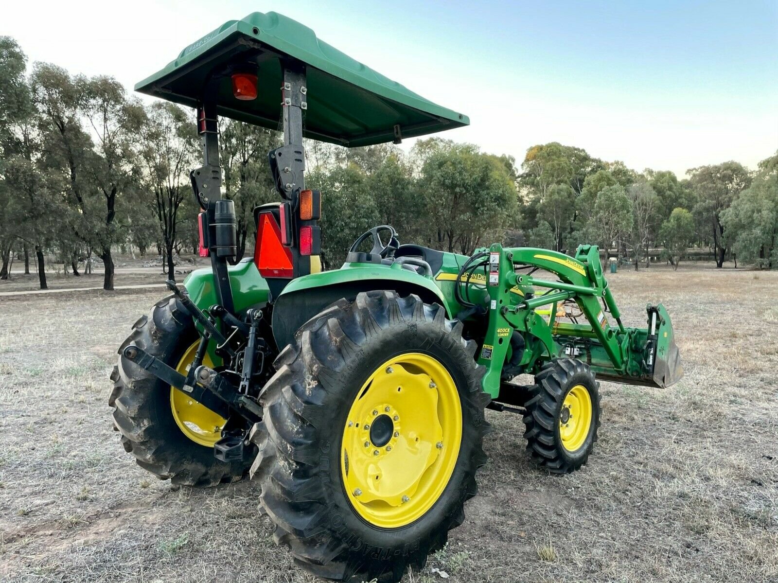Traktor John Deere 4320 - Image 4