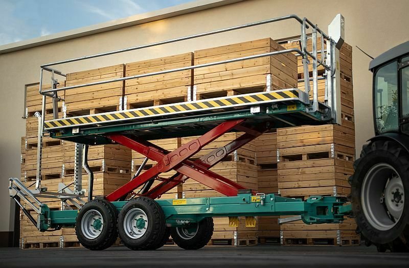 Scherenhubbühne als Hebebühne für Obstbau Tandem - Image 6