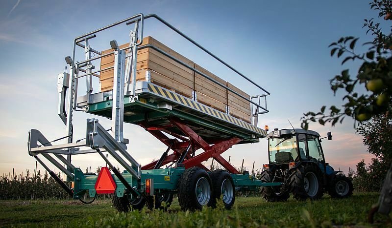 Scherenhubbühne als Hebebühne für Obstbau Tandem - Image 4