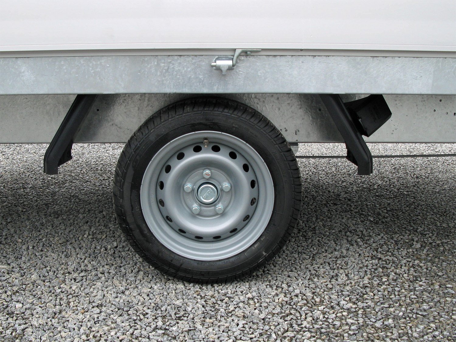Hapert Azure H-1 – 1800 – 2800 x 1800 – niedriges Fahrwerk – 100 km/h - Image 5
