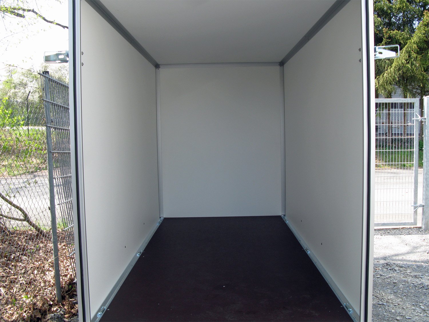 Hapert Sapphire L-2 – 2000 Rampe | Tieflader-Koffer | Rutschhemmender Boden - Image 4