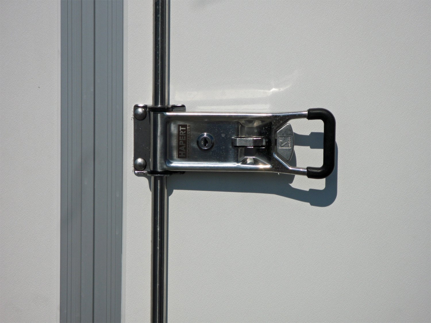 Hapert Sapphire L-2 – 2700 Türen hinten & Seitentüre | Tieflader-Koffer | Rutschhemmender Boden - Image 3