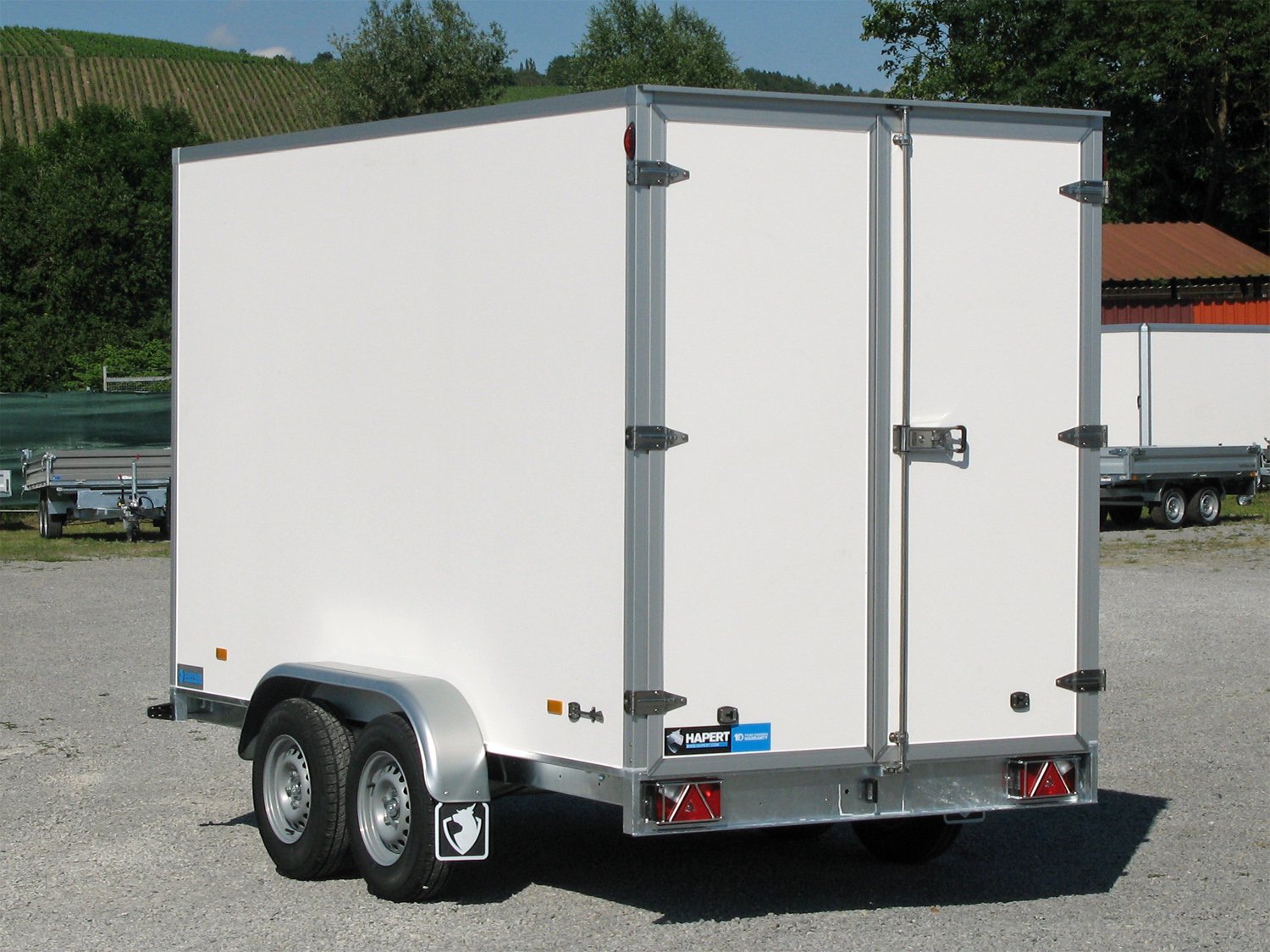 Hapert Sapphire L-2 – 2700 Türen hinten & Seitentüre | Tieflader-Koffer | Rutschhemmender Boden - Image 12