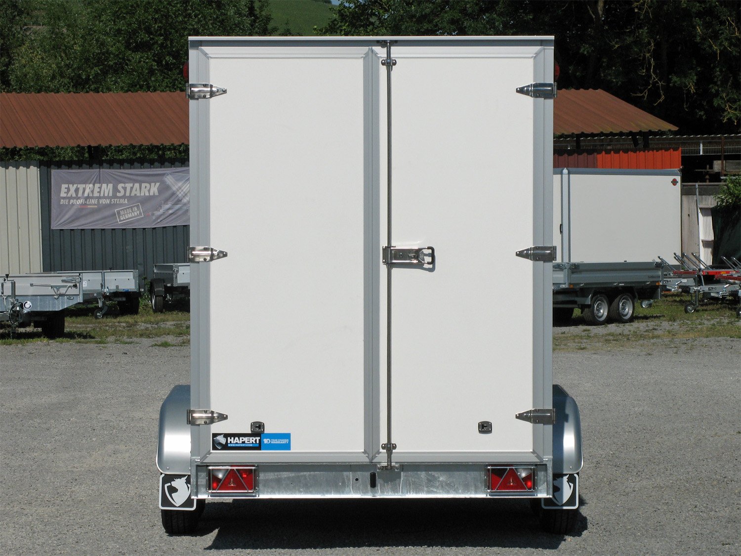 Hapert Sapphire L-2 – 2700 Türen hinten & Seitentüre | Tieflader-Koffer | Rutschhemmender Boden - Image 7