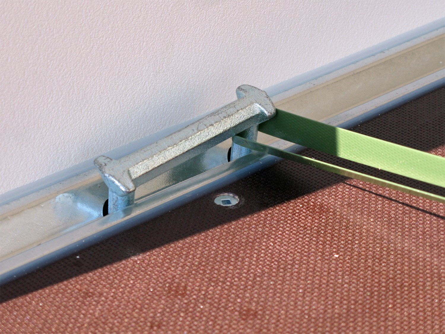 Hapert Sapphire L-2 – 2700 Türen hinten & Seitentüre | Tieflader-Koffer | Rutschhemmender Boden - Image 2
