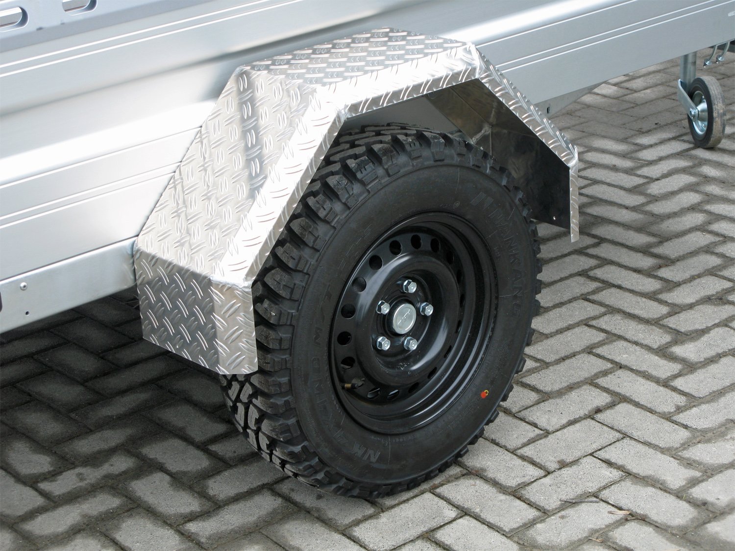Humbaur HA132513 KV Offroad Offroad-Bereifung – Reling - Image 6