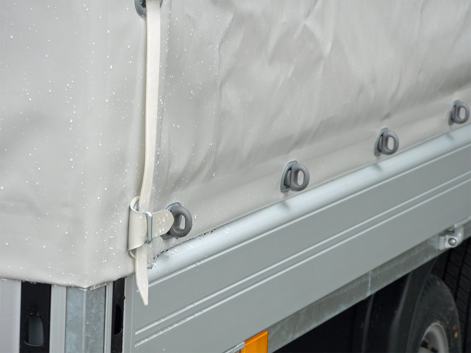 Humbaur HN254118 Sonderpreis Planenaufbau 1800 mm - Image 5
