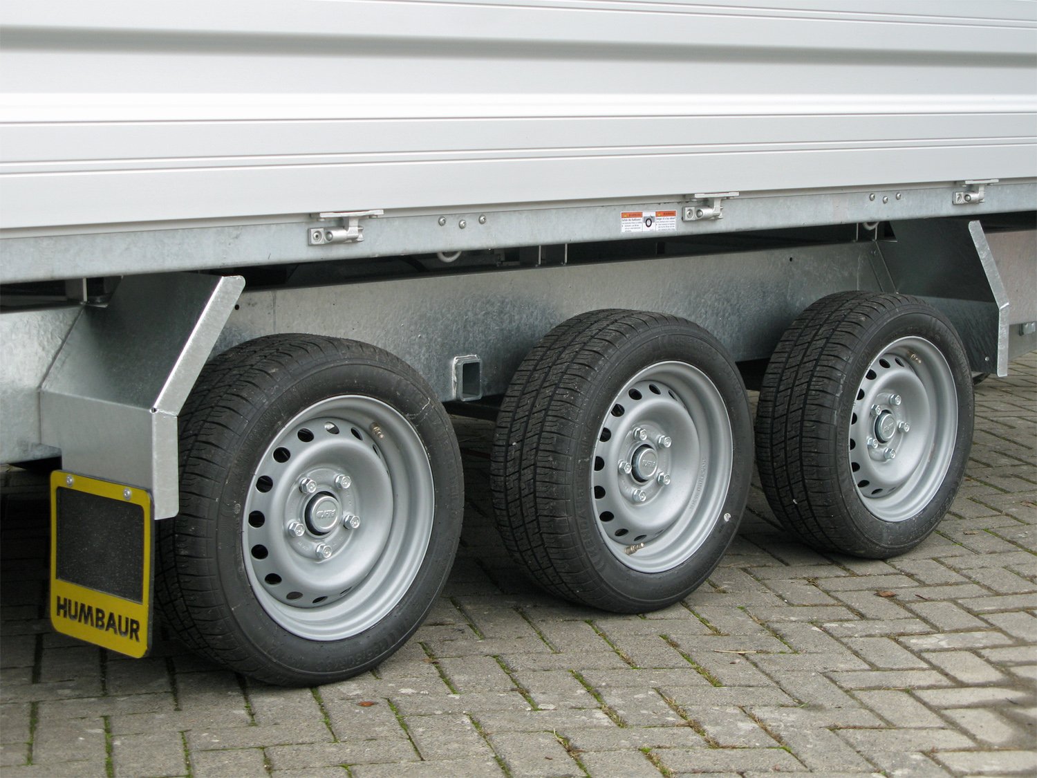 Humbaur HTK 3500.41 ALU Tridem 3 Achser mit E-Pumpe - Image 10