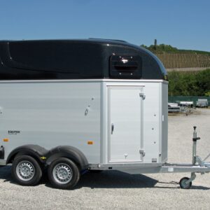 Humbaur Equitos Alu Plus 2400 Sattelkammer & Seitentrittschutz | 100 km/h Reifen