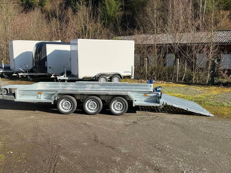 Tieflader Saris Magnum S MG 400 182 3500 3 – 4 Meter Baumaschinenanhänger Tridem - Image 4