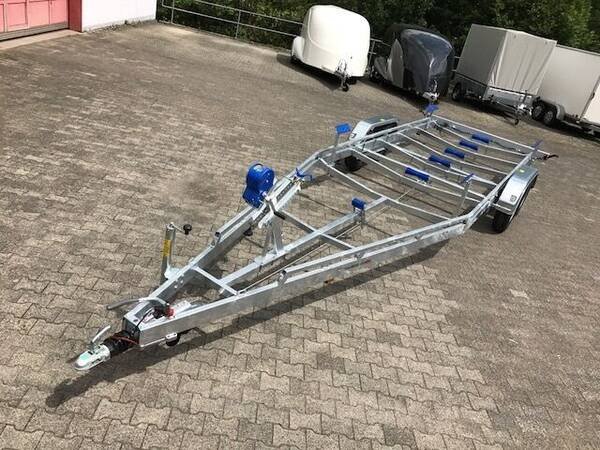 Bootstrailer TPV BA 750kg mit Gurtwinde – eine Marke von Böckmann - Image 6