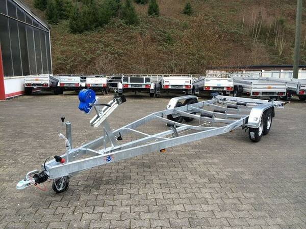 Bootstrailer TPV BA 750kg mit Gurtwinde – eine Marke von Böckmann - Image 11