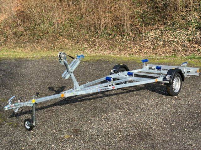 Bootstrailer TPV BA 750kg mit Gurtwinde – eine Marke von Böckmann